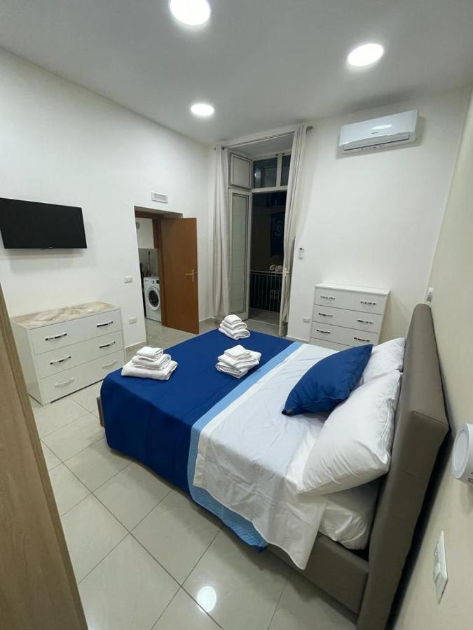 Donna Carme' Apartment Napoli Bagian luar foto