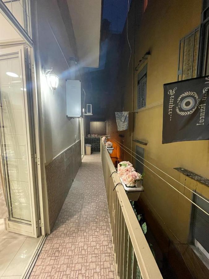 Donna Carme' Apartment Napoli Bagian luar foto